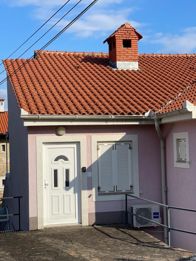 Apartment Lady Daniela Mit Meerblick In Lovran Eksteriør bilde